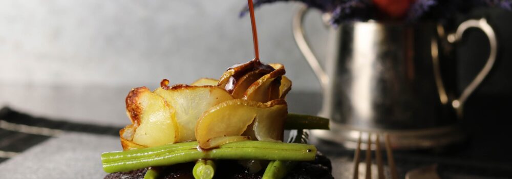 Adding more red wine glaze