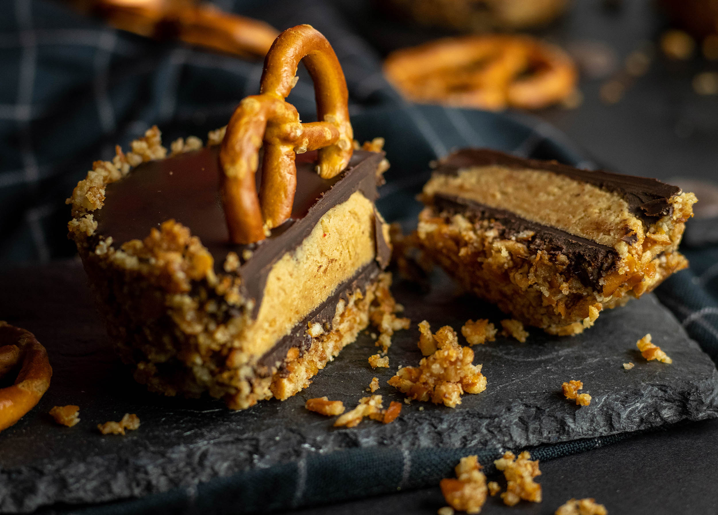 Crunchy pretzel cupcakes with salty peanut butter