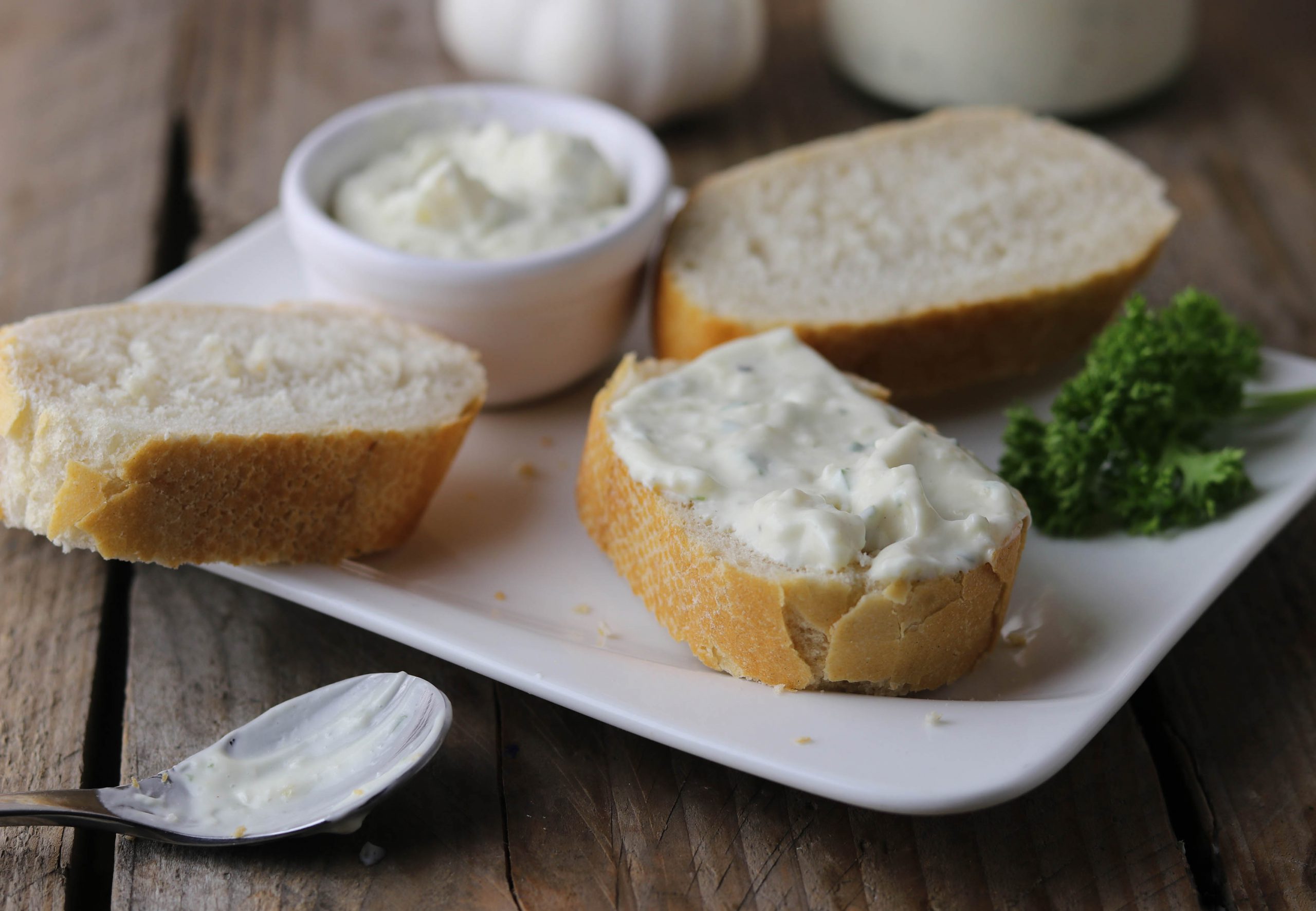 Aioli a Spanish garlic dip Dailyvegan With bread