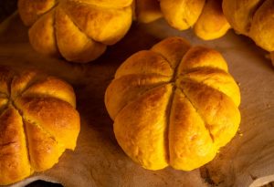 Fluffy and soft, baked with Japanese Tangzhong dough