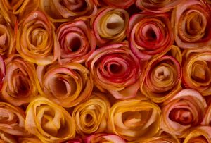 In this recipe I excplain to you how to make beautiful apple roses