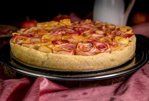 Apple rose tart with shortcrust pastry