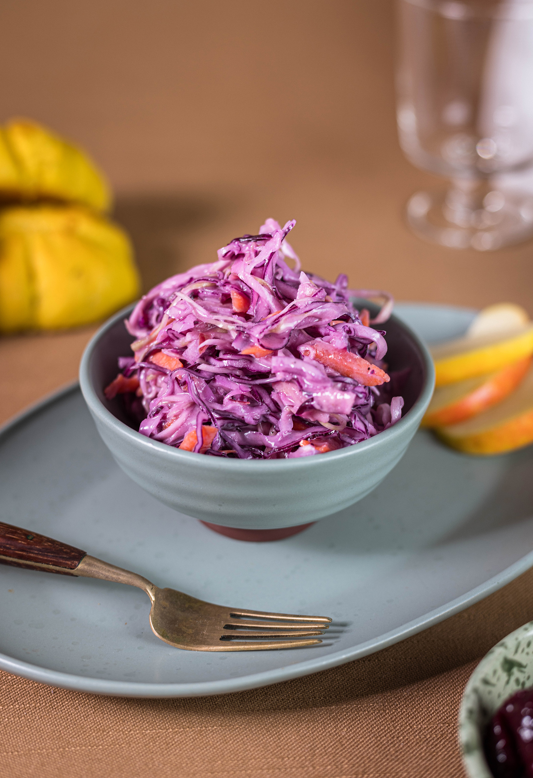 Coleslaw – creamy, crunchy, vegan salad with red & white cabbage