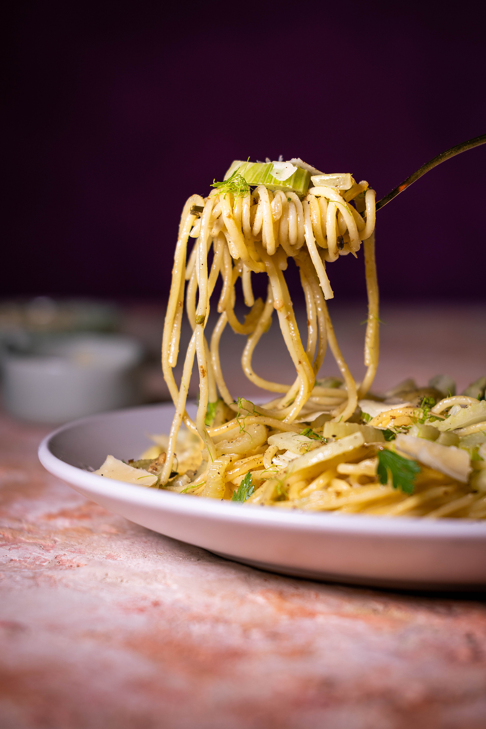 Fennel spaghetti with garlic and lemon